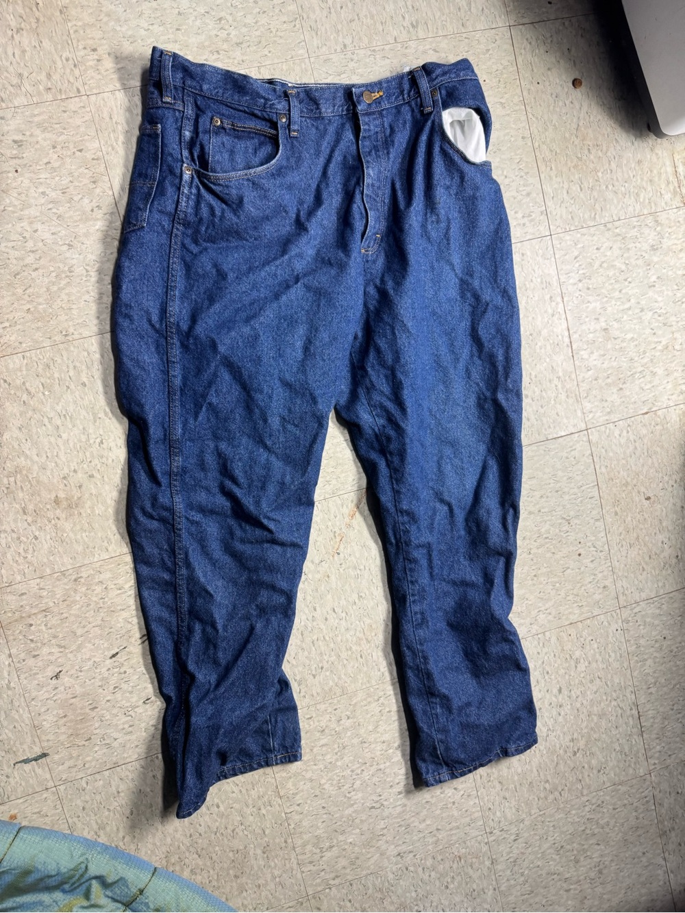 Relaxed Men's Denim Jeans in Dark Blue